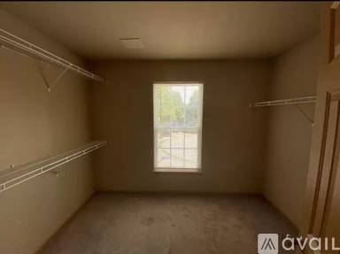 Main picture of 834 S Woodson Ct