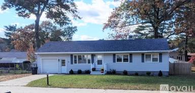 Main picture of 25 Raleigh Dr