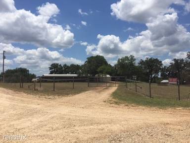 Main picture of 1714 County Road 383