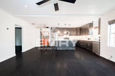 Main picture of 3052 Division St