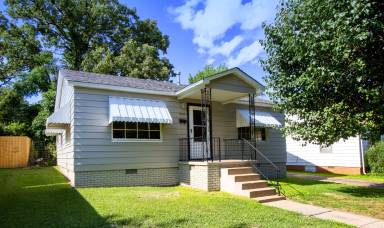 Main picture of 1919 W 18th St