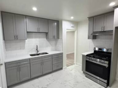 Main picture of 421 E Acacia Ave