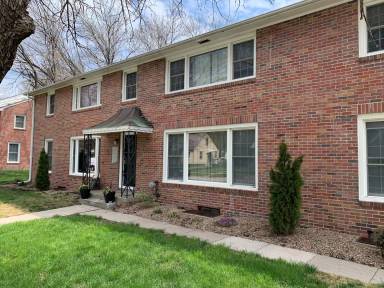 Main picture of 2044 S Cotner Blvd