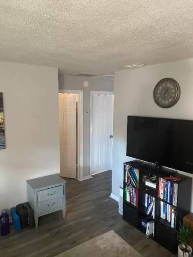 Main picture of 2320 18th Ave SW