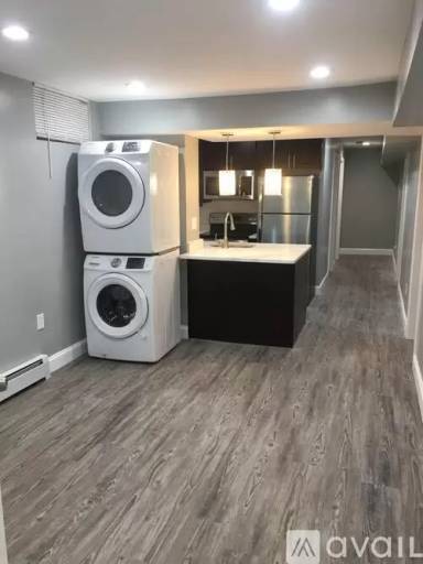 Main picture of 424 Bowdoin St