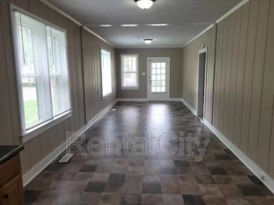 Main picture of 135 W Parkview St