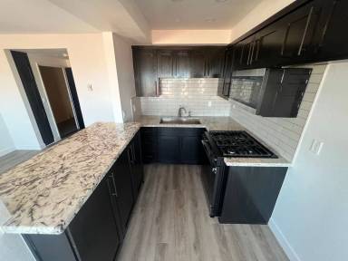 Main picture of 970 W 19th St