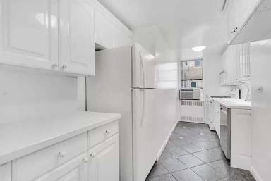 Main picture of 45 Sutton Pl Apartments
