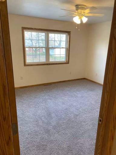 Main picture of 927 W Wilson St