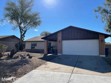 Main picture of 2111 N Los Altos Dr