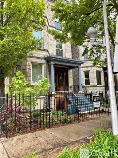 Main picture of 833 W Dakin St
