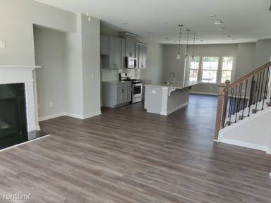 Main picture of 327 Commons Ave