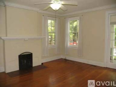 Main picture of 524 Orme Cir NE
