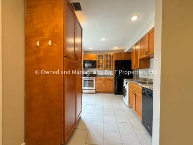 Main picture of 7956 Community Dr