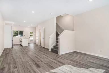 Main picture of 901 Fulton St W