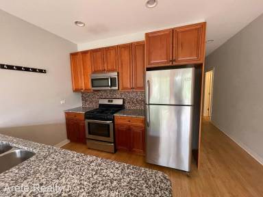 Main picture of 3126 W Walton St