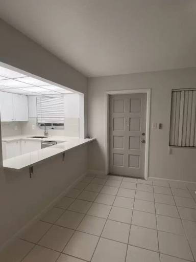 Main picture of 121 104th Ave