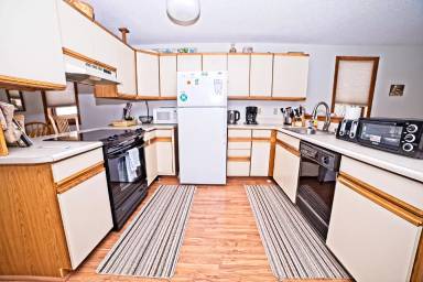 Main picture of 69 Richardson Trl