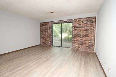 Main picture of 352 W Rock St