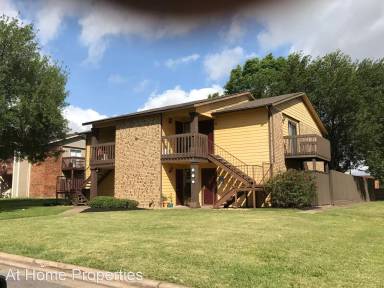 Main picture of 707 Wellesley Ct