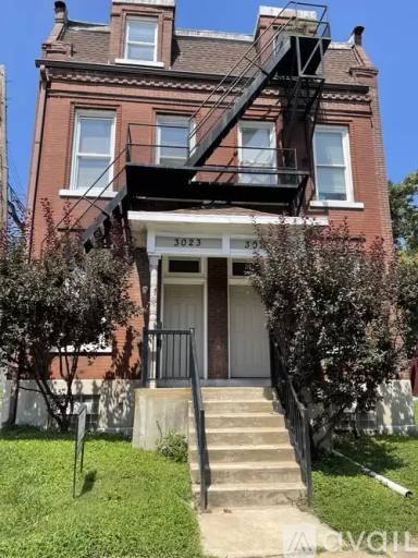 Main picture of 3021 Iowa Ave
