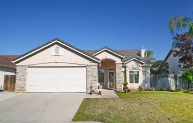 Main picture of 2940 E El Paso Ave