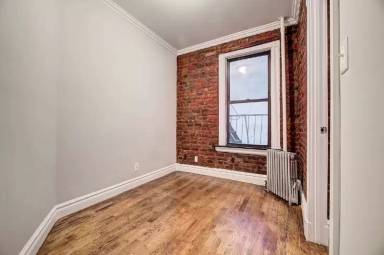Main picture of 410 E 13th St