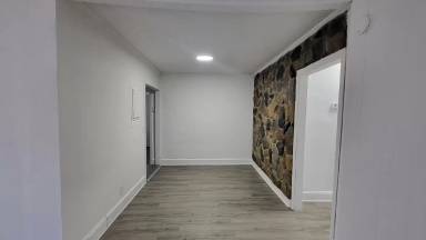 Main picture of 460 Robney Dr