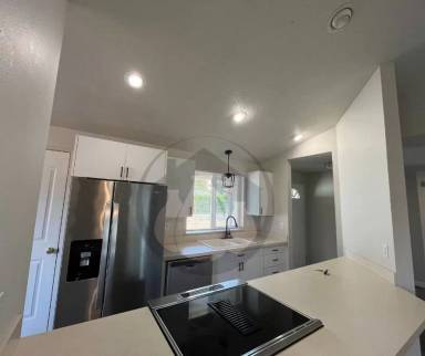 Main picture of 1010 37th Ave SW