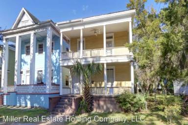 Main picture of 212 W 39th St