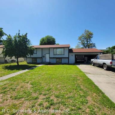 Main picture of 3925 N Napa St