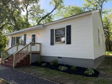 Main picture of 4838 Stanley Dr