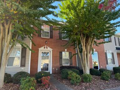 Main picture of 7483 Bluff Point Ln
