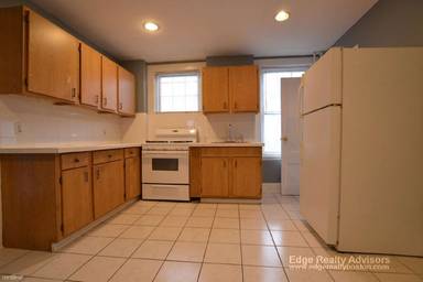 Main picture of 22 Everett Sq