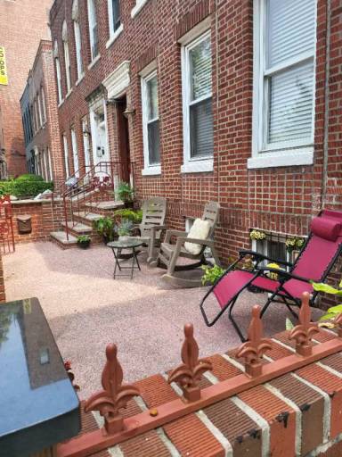 Main picture of 22 Lefferts Ave