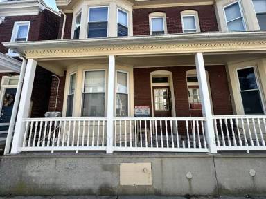 Main picture of 816 Church St