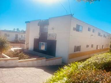 Main picture of 713 E Elder St