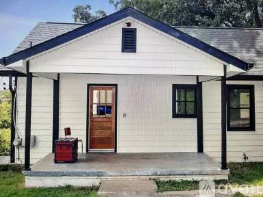 Main picture of 211 Trenton St