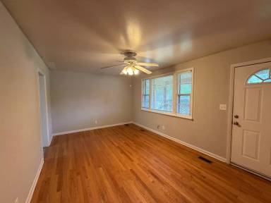 Main picture of 1911 Wren St