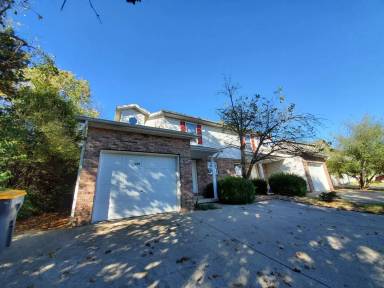 Main picture of 147 E Willow Ct