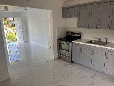 Main picture of 2371 NW 61st St