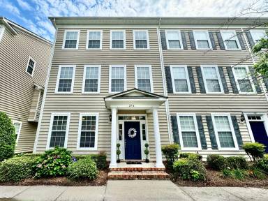 Main picture of 276 Feldspar St