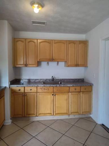 Main picture of 1810 N 16th Ct
