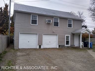 Main picture of 425 E Clinton St