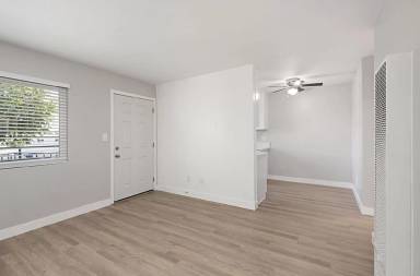 Main picture of 1224 E 18th St