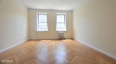 Main picture of 117 W 13th St