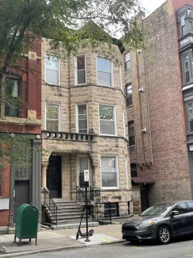 Main picture of 2053 N Sheffield Ave