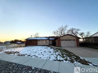 Main picture of 643 Woodridge Dr