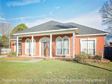 Main picture of 2276 Chapel Hill Dr