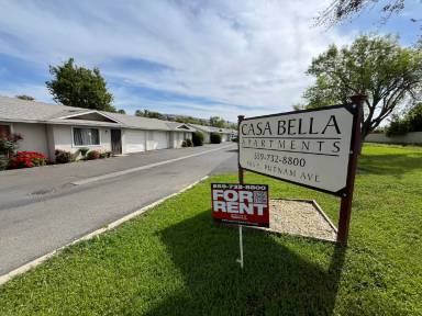 Main picture of 885 E Putnam Ave